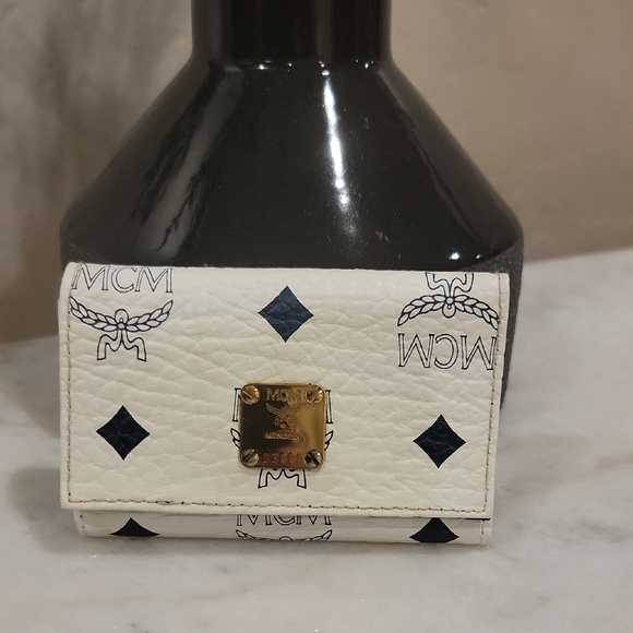 MCM Handbags - MCM Germany 2 key Holder w zipper pocket White and Navy